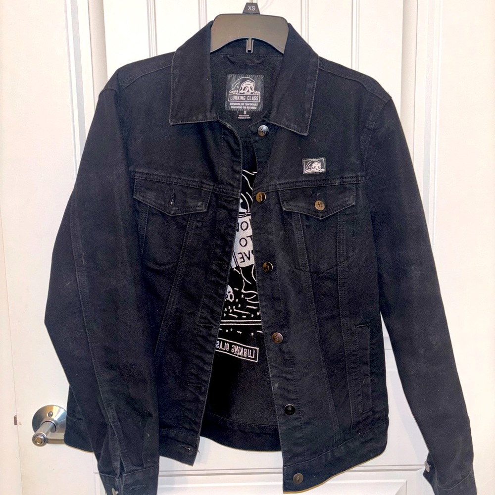 BLACK jean jacket!